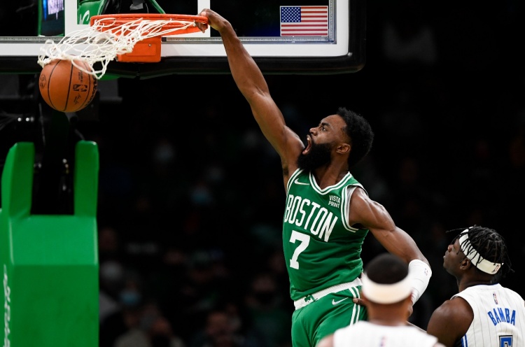 解说：从得分手到球队领袖 杰伦·布朗还需学习 得串联好球队