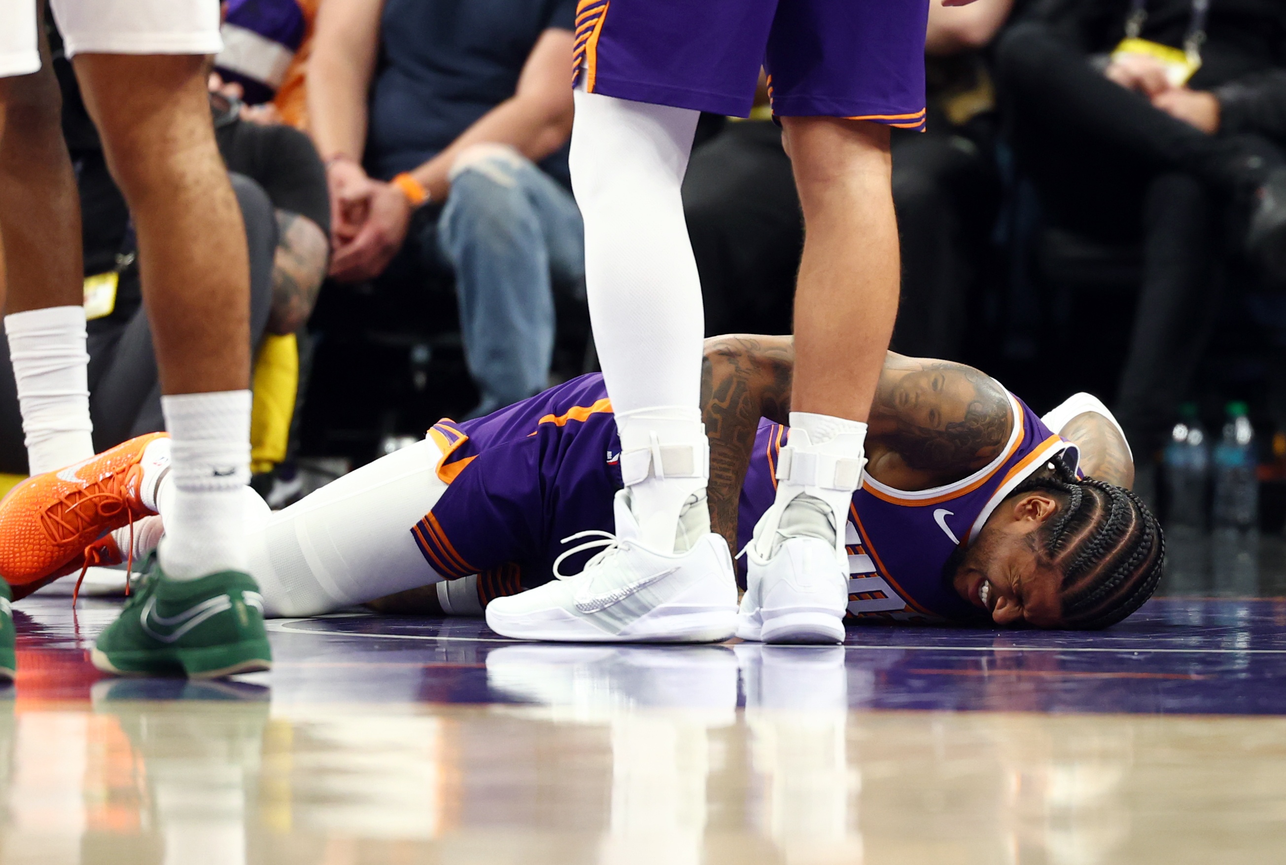 九游体育官网-明天太阳战快船 杰伦·格林因左髋部挫伤&amp;右腿筋伤病管理出战成疑