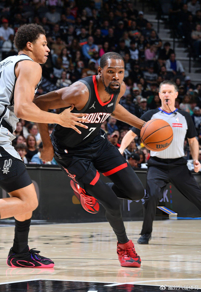 九游体育-火箭惨遭马刺狂虐!杜兰特阿门合砍46分 过去6战吞3败跌西部第四|凯文·杜兰特|圣安东尼奥马刺队|休斯敦火箭队|NBA常规赛|nba_新浪体育_新浪新闻