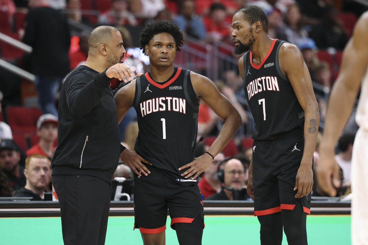 九游体育-一球员能优化火箭的空间 为何乌度卡不爱用 或加剧休赛期离队概率